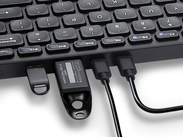 2 Built-in USB-A & USB-C Ports